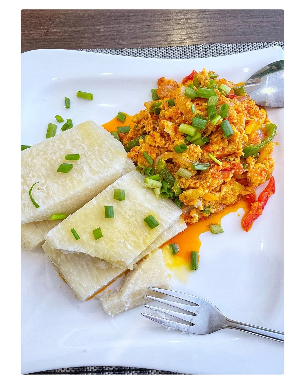 Boiled yam served with egg sauce